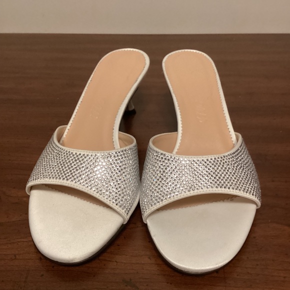 J.CREW LEATHER SLIP ON SANDALS WITH KITTY HEELS WITH SILVER RHINESTONE SZ 6.5 - Picture 2 of 11